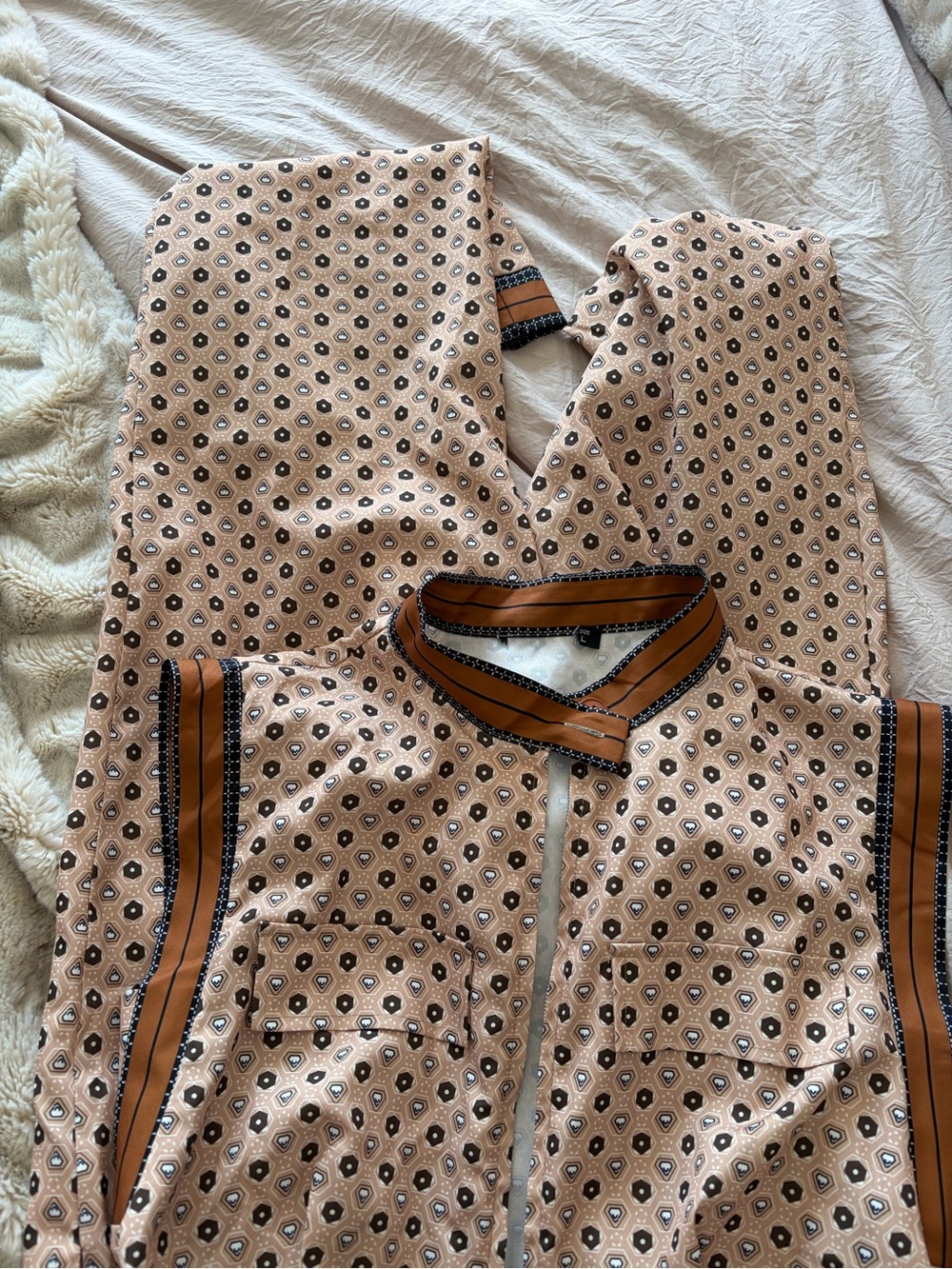 Ladies silky jumpsuit. Perfect condition. Size large. - Picture 6 of 11